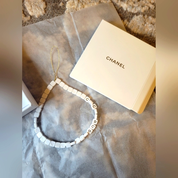 Chanel gift set - Picture 3 of 4